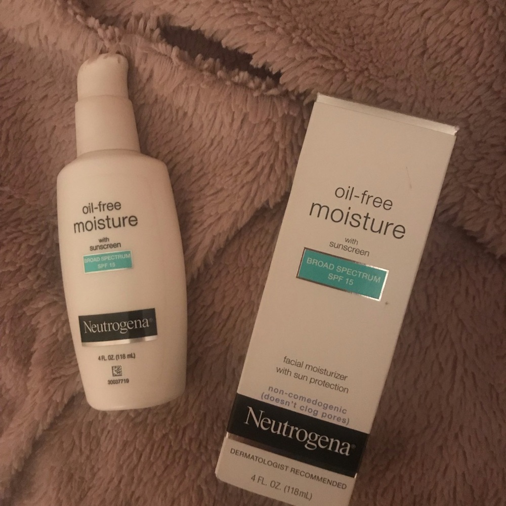 Oil free neutrogena moisture